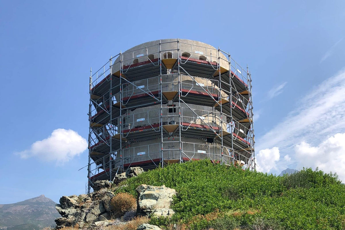 Réfection de tours génoises en Corse Enduits à la chaux naturelle pour bâtiment ancien Mortiers Tilia 2-RS
